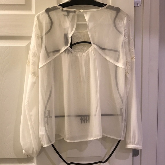 ๐ Romeo โ Juliet Couture White Embroidered Blouse - Picture 5 of 6